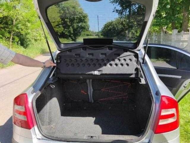 Серый Шкода Октавия, объемом двигателя 1.6 л и пробегом 100 тыс. км за 6800 $, фото 2 на Automoto.ua