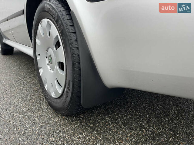 Сірий Шкода Октавія, об'ємом двигуна 1.6 л та пробігом 238 тис. км за 5999 $, фото 5 на Automoto.ua