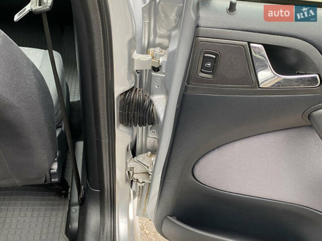 Серый Шкода Октавия, объемом двигателя 1.6 л и пробегом 275 тыс. км за 5500 $, фото 27 на Automoto.ua