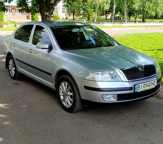 Сірий Шкода Октавія, об'ємом двигуна 1.6 л та пробігом 65 тис. км за 10000 $, фото 1 на Automoto.ua