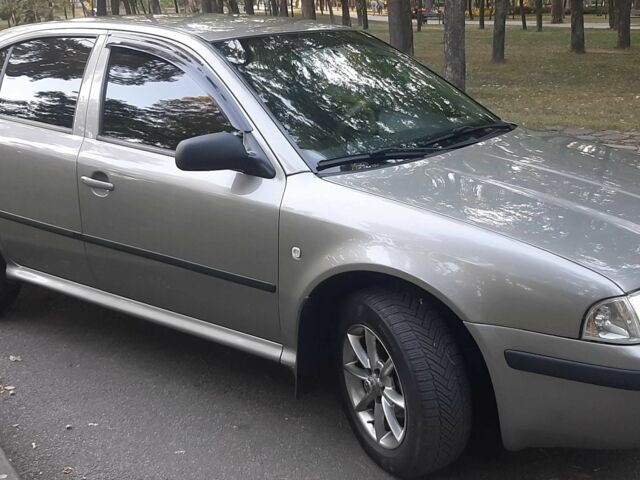 Серый Шкода Октавия, объемом двигателя 1.6 л и пробегом 315 тыс. км за 5500 $, фото 2 на Automoto.ua