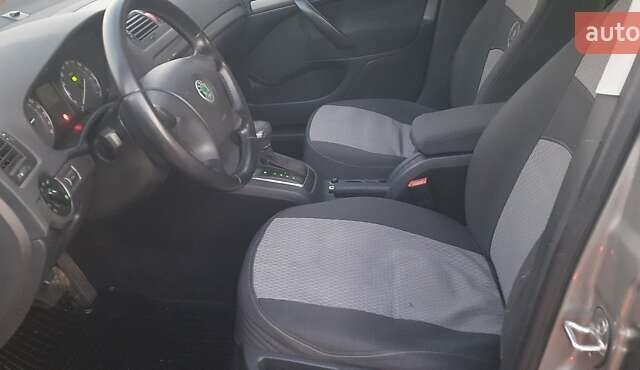 Серый Шкода Октавия, объемом двигателя 1.6 л и пробегом 247 тыс. км за 4750 $, фото 7 на Automoto.ua