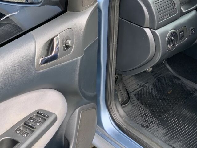 Сірий Шкода Октавія, об'ємом двигуна 1.6 л та пробігом 229 тис. км за 5100 $, фото 20 на Automoto.ua