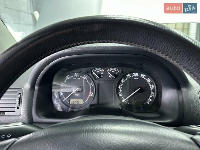 Серый Шкода Октавия, объемом двигателя 1.6 л и пробегом 218 тыс. км за 4950 $, фото 5 на Automoto.ua