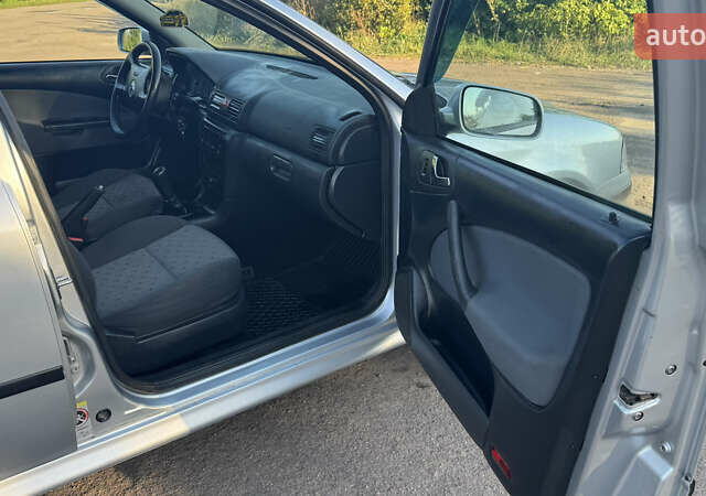 Сірий Шкода Октавія, об'ємом двигуна 1.6 л та пробігом 360 тис. км за 4499 $, фото 14 на Automoto.ua