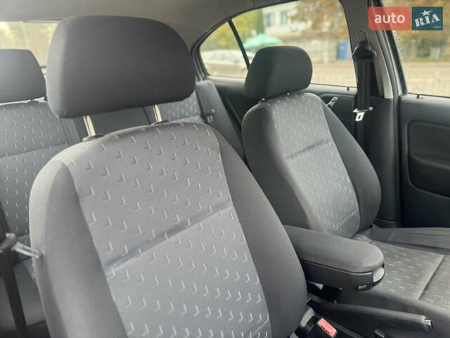 Серый Шкода Октавия, объемом двигателя 1.6 л и пробегом 235 тыс. км за 5299 $, фото 39 на Automoto.ua