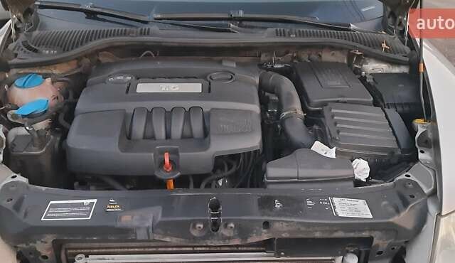 Серый Шкода Октавия, объемом двигателя 1.6 л и пробегом 247 тыс. км за 4750 $, фото 13 на Automoto.ua