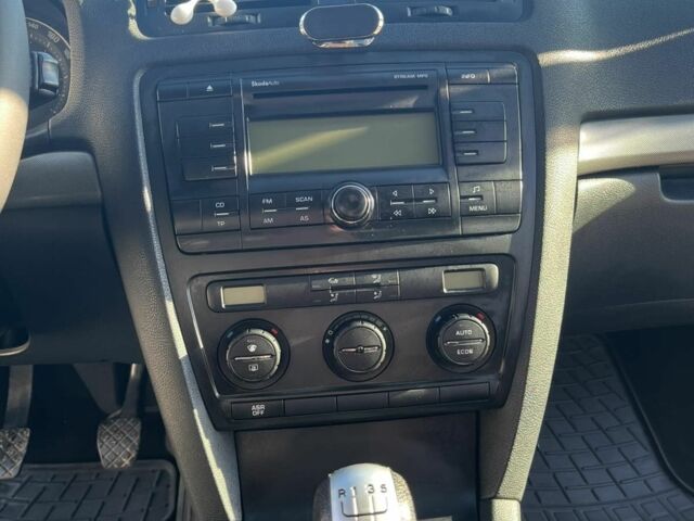 Шкода Октавія 2008 у Самборе на Automoto.ua Сірий Шкода Октавія, об'ємом двигуна 1.9 л та пробігом 238 тис. км за 5800 $, фото 5 на Automoto.ua