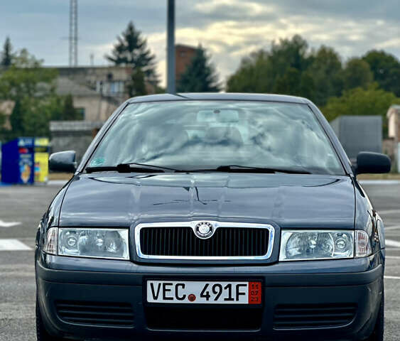 Серый Шкода Октавия, объемом двигателя 1.6 л и пробегом 155 тыс. км за 6700 $, фото 1 на Automoto.ua