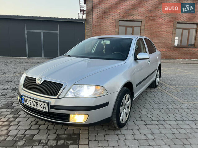 Серый Шкода Октавия, объемом двигателя 1.6 л и пробегом 182 тыс. км за 5499 $, фото 1 на Automoto.ua