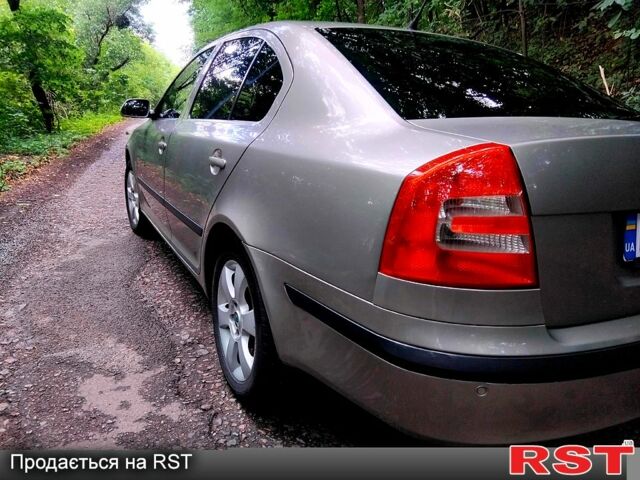 Серый Шкода Октавия, объемом двигателя 1.6 л и пробегом 300 тыс. км за 6199 $, фото 4 на Automoto.ua