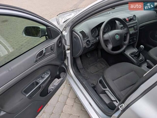 Серый Шкода Октавия, объемом двигателя 1.6 л и пробегом 256 тыс. км за 7300 $, фото 10 на Automoto.ua