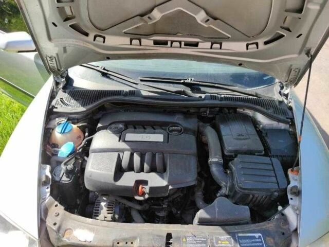 Серый Шкода Октавия, объемом двигателя 1.6 л и пробегом 100 тыс. км за 6800 $, фото 1 на Automoto.ua