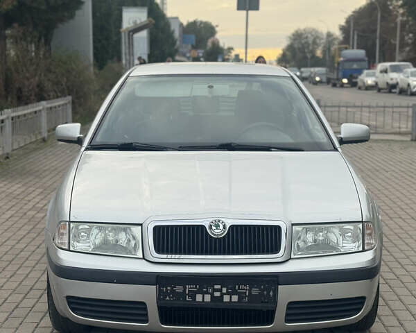 Серый Шкода Октавия, объемом двигателя 1.6 л и пробегом 235 тыс. км за 5299 $, фото 1 на Automoto.ua