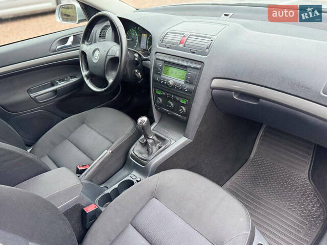 Серый Шкода Октавия, объемом двигателя 1.6 л и пробегом 190 тыс. км за 6390 $, фото 41 на Automoto.ua