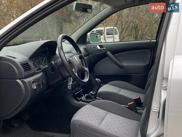 Серый Шкода Октавия, объемом двигателя 1.6 л и пробегом 275 тыс. км за 5500 $, фото 18 на Automoto.ua