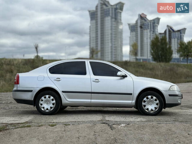 Серый Шкода Октавия, объемом двигателя 1.6 л и пробегом 260 тыс. км за 5200 $, фото 6 на Automoto.ua