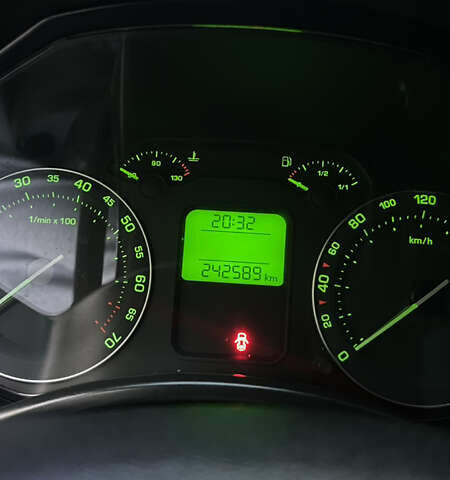 Сірий Шкода Октавія, об'ємом двигуна 1.6 л та пробігом 243 тис. км за 6300 $, фото 16 на Automoto.ua