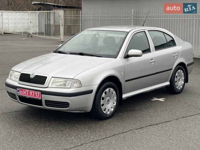 Сірий Шкода Октавія, об'ємом двигуна 1.6 л та пробігом 238 тис. км за 5999 $, фото 1 на Automoto.ua