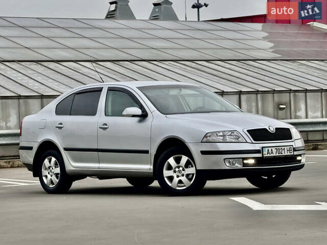 Сірий Шкода Октавія, об'ємом двигуна 2 л та пробігом 246 тис. км за 5999 $, фото 6 на Automoto.ua