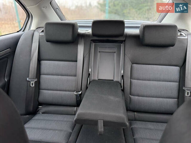 Серый Шкода Октавия, объемом двигателя 1.6 л и пробегом 190 тыс. км за 6390 $, фото 54 на Automoto.ua