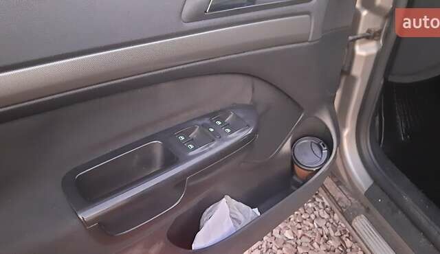 Серый Шкода Октавия, объемом двигателя 1.6 л и пробегом 247 тыс. км за 4750 $, фото 10 на Automoto.ua