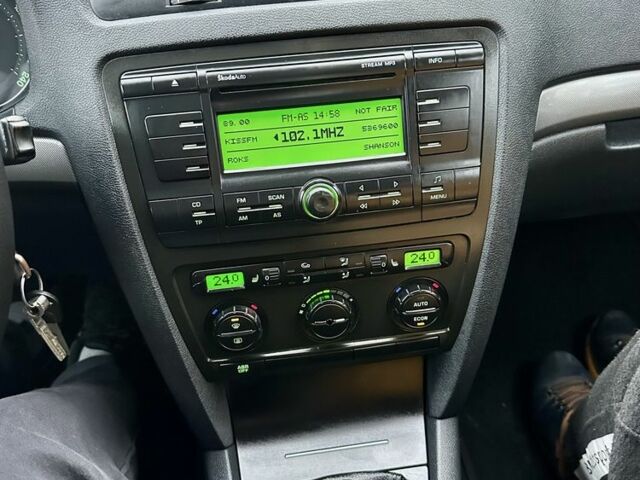 Серый Шкода Октавия, объемом двигателя 2 л и пробегом 285 тыс. км за 4999 $, фото 19 на Automoto.ua