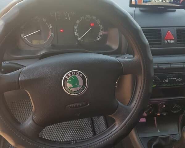 Серый Шкода Октавия, объемом двигателя 1.6 л и пробегом 278 тыс. км за 6500 $, фото 3 на Automoto.ua