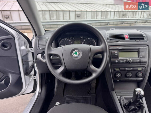 Сірий Шкода Октавія, об'ємом двигуна 2 л та пробігом 246 тис. км за 5999 $, фото 20 на Automoto.ua