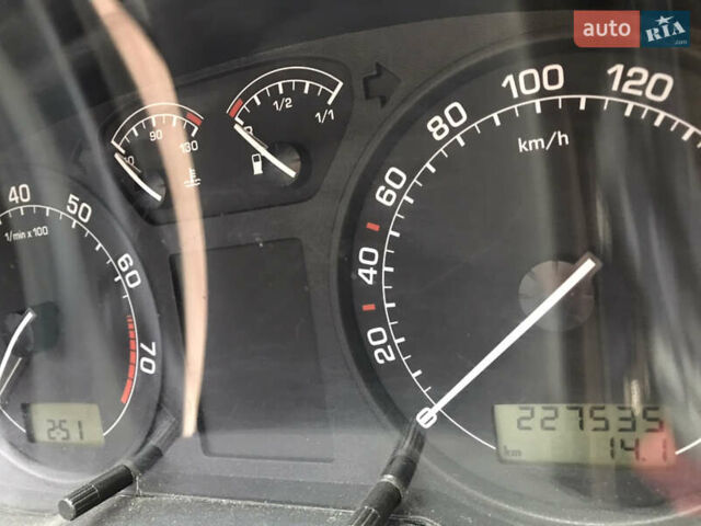 Серый Шкода Октавия, объемом двигателя 1.6 л и пробегом 227 тыс. км за 5400 $, фото 9 на Automoto.ua