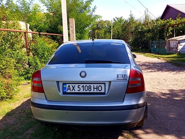 Сірий Шкода Октавія, об'ємом двигуна 2 л та пробігом 240 тис. км за 6500 $, фото 3 на Automoto.ua