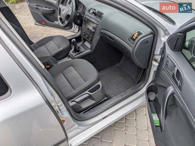 Серый Шкода Октавия, объемом двигателя 1.6 л и пробегом 256 тыс. км за 7300 $, фото 9 на Automoto.ua