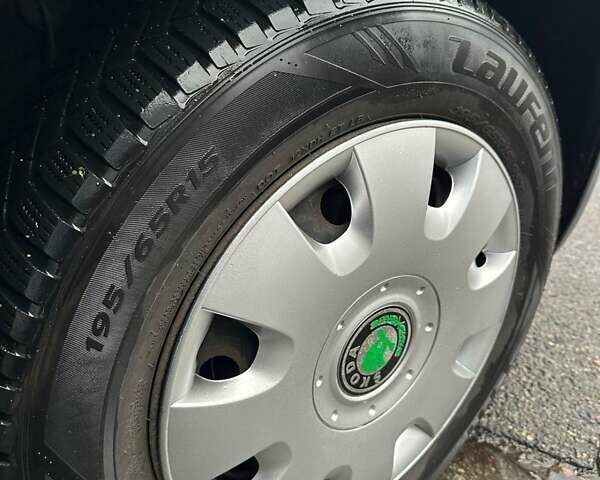 Серый Шкода Октавия, объемом двигателя 1.6 л и пробегом 190 тыс. км за 3900 $, фото 10 на Automoto.ua