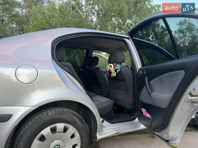 Сірий Шкода Октавія, об'ємом двигуна 1.6 л та пробігом 217 тис. км за 5500 $, фото 6 на Automoto.ua