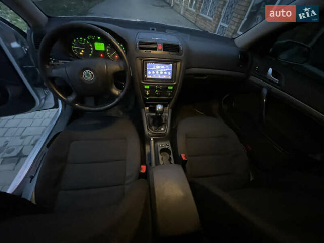 Серый Шкода Октавия, объемом двигателя 1.97 л и пробегом 190 тыс. км за 5800 $, фото 13 на Automoto.ua