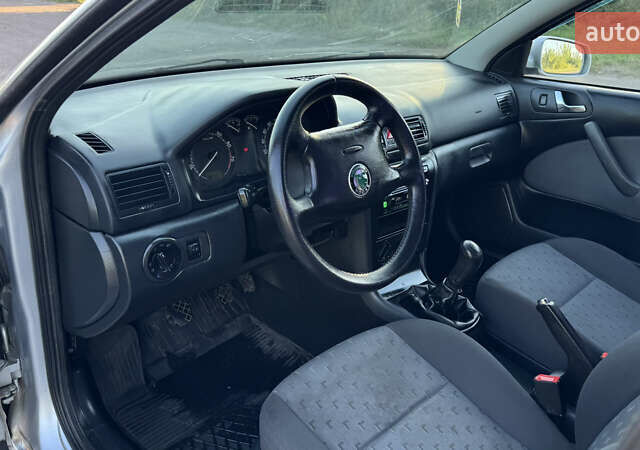 Сірий Шкода Октавія, об'ємом двигуна 1.6 л та пробігом 360 тис. км за 4499 $, фото 25 на Automoto.ua