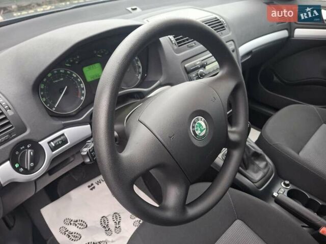 Сірий Шкода Октавія, об'ємом двигуна 1.6 л та пробігом 139 тис. км за 7990 $, фото 39 на Automoto.ua