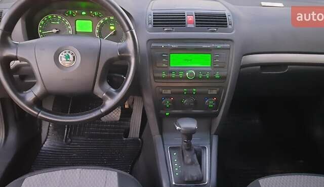 Серый Шкода Октавия, объемом двигателя 1.6 л и пробегом 247 тыс. км за 4750 $, фото 9 на Automoto.ua