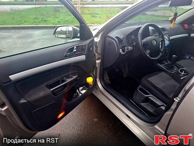 Серый Шкода Октавия, объемом двигателя 1.6 л и пробегом 236 тыс. км за 6600 $, фото 11 на Automoto.ua