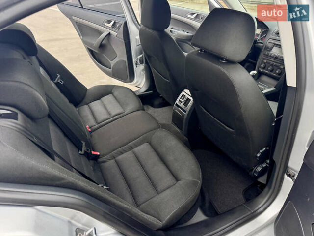 Сірий Шкода Октавія, об'ємом двигуна 2 л та пробігом 246 тис. км за 5999 $, фото 29 на Automoto.ua