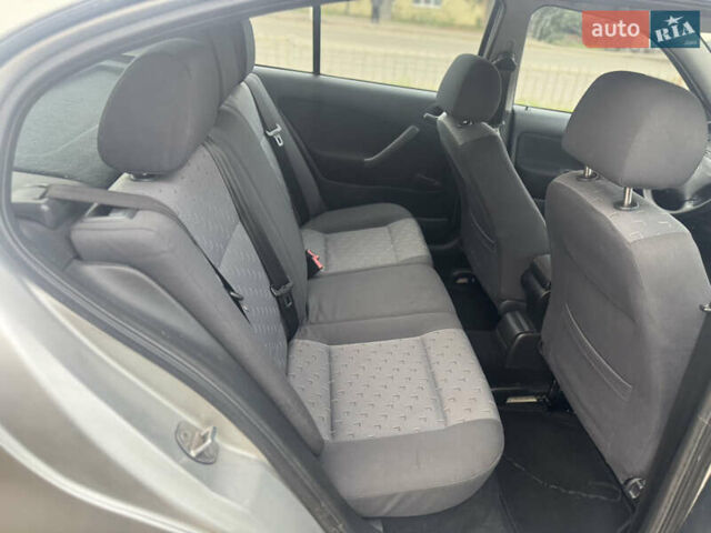 Серый Шкода Октавия, объемом двигателя 1.6 л и пробегом 235 тыс. км за 5299 $, фото 30 на Automoto.ua