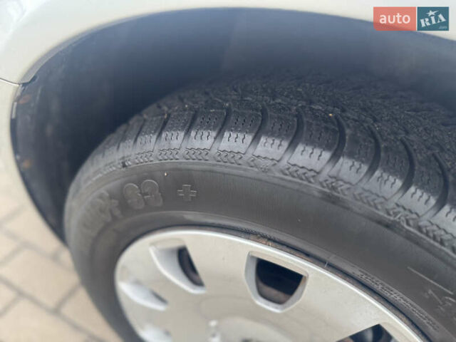 Серый Шкода Октавия, объемом двигателя 1.6 л и пробегом 235 тыс. км за 5299 $, фото 14 на Automoto.ua