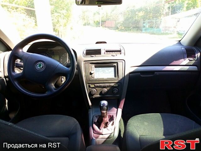 Сірий Шкода Октавія, об'ємом двигуна 2 л та пробігом 240 тис. км за 6500 $, фото 7 на Automoto.ua