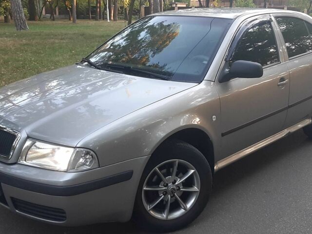 Серый Шкода Октавия, объемом двигателя 1.6 л и пробегом 315 тыс. км за 5500 $, фото 3 на Automoto.ua
