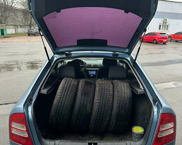 Серый Шкода Октавия, объемом двигателя 1.6 л и пробегом 190 тыс. км за 3900 $, фото 7 на Automoto.ua