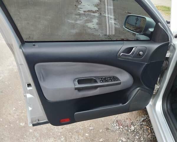Сірий Шкода Октавія, об'ємом двигуна 1.6 л та пробігом 300 тис. км за 5300 $, фото 22 на Automoto.ua