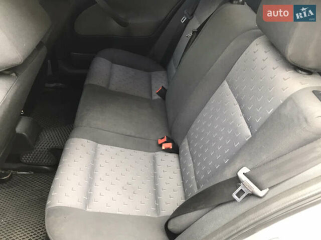 Серый Шкода Октавия, объемом двигателя 1.6 л и пробегом 227 тыс. км за 5400 $, фото 11 на Automoto.ua