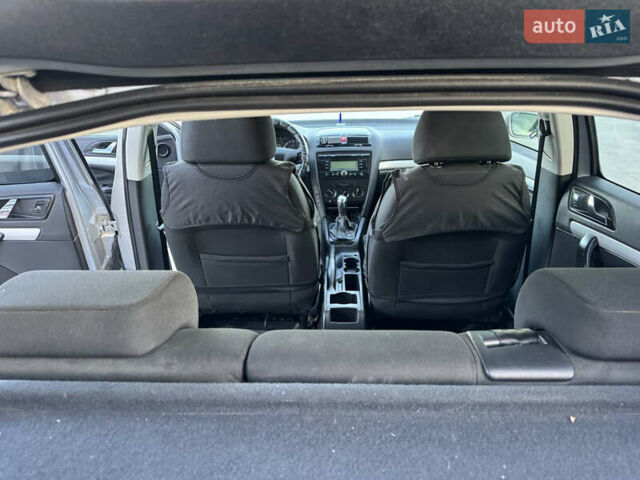 Сірий Шкода Октавія, об'ємом двигуна 1.6 л та пробігом 252 тис. км за 5150 $, фото 7 на Automoto.ua