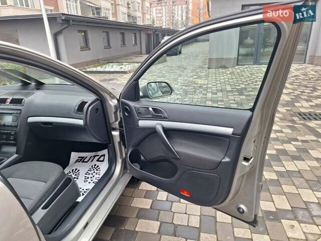 Серый Шкода Октавия, объемом двигателя 1.6 л и пробегом 187 тыс. км за 6450 $, фото 44 на Automoto.ua