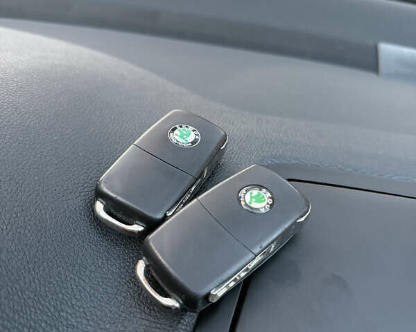 Серый Шкода Октавия, объемом двигателя 1.8 л и пробегом 260 тыс. км за 8999 $, фото 48 на Automoto.ua